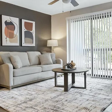 Landing At Star Lofts - 2 Bedrooms In Petersburg